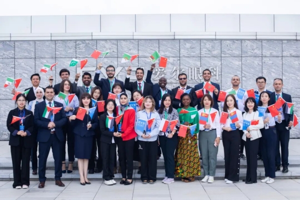 共筑“健康絲路”——天津大學(xué)愛爾眼科醫(yī)院助力上合組織國家眼健康事業(yè)